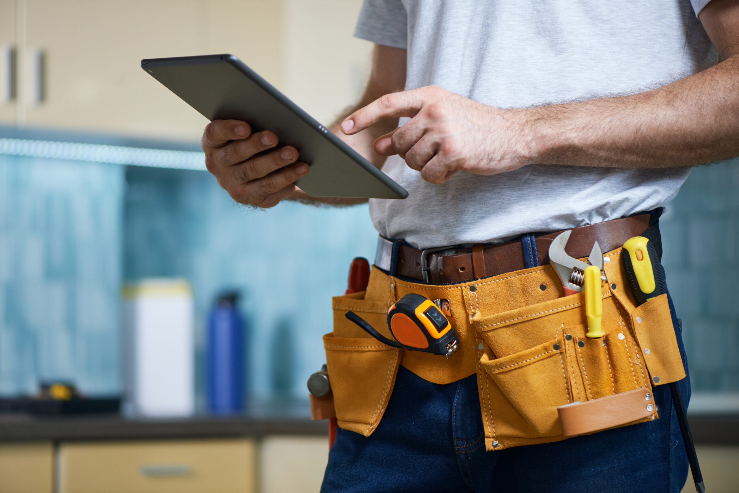 How to start a small handyman business in 2023: Details about licensing